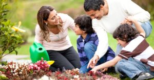Activités de jardinage amusantes pour les enfants - Éveillez leur passion pour la nature